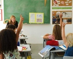 La OCDE avisa en un informe que la feminización del profesorado tiene efectos negativos en los niños