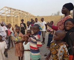 42 días cercados en su casa por Boko Haram: «El Espíritu Santo los cegó y no nos apresaron»