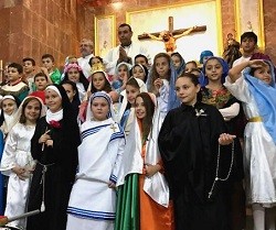Un año más la parroquia de Santa Teresa de Cádiz ha celebrado Holywins