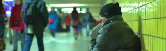 Mendigo en el metro - ahí fue donde este italiano sintió que Dios le aba una señal