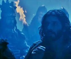El espontáneo arrepentimiento de Judas (Luca Lionello) tras traicionar a Jesús saludándole con un beso para identificarle, en 'La Pasión de Cristo' (2004) de Mel Gibson.