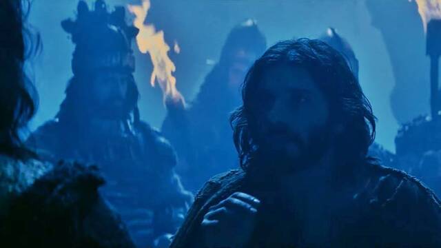 El espontáneo arrepentimiento de Judas (Luca Lionello) tras traicionar a Jesús saludándole con un beso para identificarle, en 'La Pasión de Cristo' (2004) de Mel Gibson.