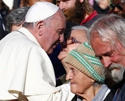 El Papa Francisco almorzará en el Vaticano el domingo 19 con 1.500 pobres llegados de todo el mundo