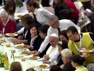 El almuerzo del Papa con 1200 pobres