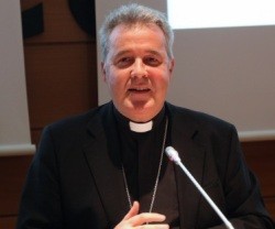 Mario Iceta, obispo de Bilbao, presentó los datos del nuevo sondeo