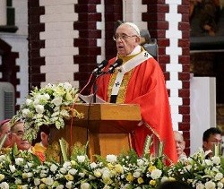Escuchar, «hacer lío» y compartir los dones con los demás: los tres consejos del Papa a los jóvenes
