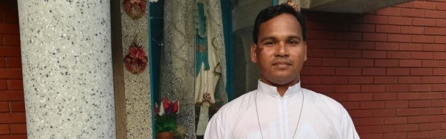 Josim, de Bangla Desh, contagió su fe en su pueblo, desde el 1 de noviembre es sacerdote de Cristo