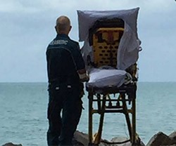 El conmovedor gesto de un enfermero con una mujer terminal: quería ver el mar por última vez