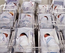 El número de nacimientos se desploma en España en el primer semestre: 32.132 muertos más que nacidos