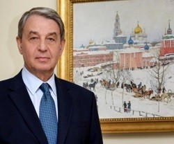 Avdeev es el embajador del país más grande ante el país más pequeño