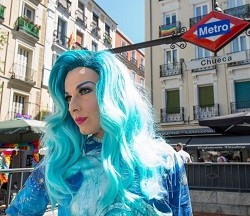 El drag queen que hará de rey mago en la cabalgata de Vallecas confiesa que «detesta la Navidad»