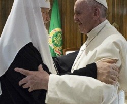 El abrazo entre el Papa Francico y el patriarca de Moscú Kiril fue un hecho histórico