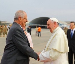El Papa ya está en Perú: en tres ciudades, desde la capital hasta el Amazonas, ya le esperan