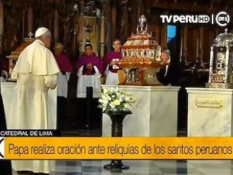 Bella oración ante los santos peruanos