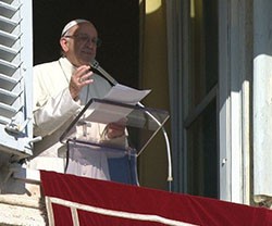 El Papa en el Ángelus: el pecado y no la enfermedad es lo que hace impuro al hombre