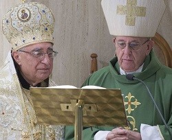 El Papa celebra la Eucaristía con el patriarca greco-melquita y ofrece la misa por los perseguidos