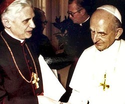 Pablo VI junto al cardenal Joseph Ratzinger, a quien él nombró obispo y cardenal en 1977, un año antes de su muerte.