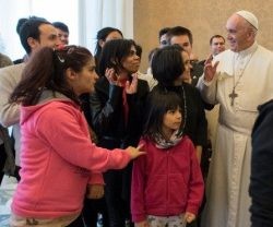 El Papa con los jóvenes rumanos de la Fundación Protagonistas de la Educación