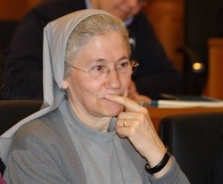 Carmen Ros había ocupado cargos en sus congregación y había sido misionera antes de trabajar en el Vaticano