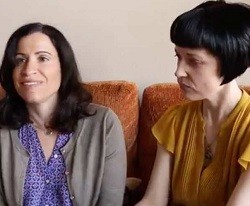 Una pareja de lesbianas denuncia a la Iglesia Católica por ser rechazadas como «familia de acogida»