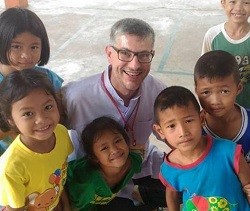 Es misionero en 20 pueblos tribales de Tailandia y en esta Pascua bautizará a decenas de adultos
