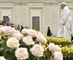 El Papa en la Pascua florida repasó los ritos finales de la misa en su catequesis
