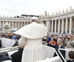 El Papa Francisco inicia su ciclo de catequesis sobre el Bautismo, «el primero de los sacramentos»