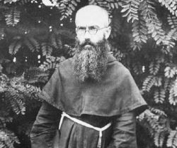 Maximiliano Kolbe cumple -en el Cielo- 100 años como sacerdote
