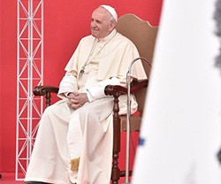 El Papa celebra con 150.000 personas el medio siglo del Camino Neocatecumenal en Roma