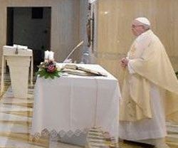 El Papa Francisco en la misa de la Casa Santa Marta de este lunes