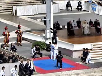 Taekwondo: salto de vértigo ante el Papa