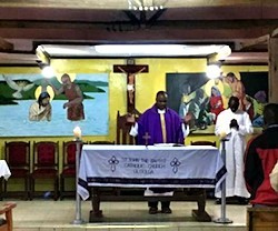 El Bautismo del Señor y la Adoración de los Pastores, en la iglesia de San Juan Bautista en Oloolua (Kenia).