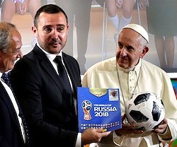 Francisco, durante una recepción a responsables del inminente Campeonato Mundial de Fútbol.