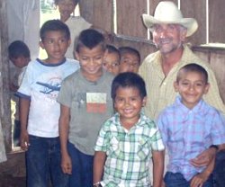 Enrique Córdoba, tras 9 años de misiones en Nicaragua, orgulloso de la Iglesia local y sus líderes laicos