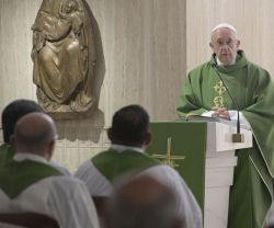 El Papa relacionó los insultos con la envidia, dos actitudes graves y malas