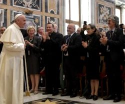 El Papa saluda a la Pontificia Academia de la Vida en su asamblea anual