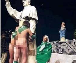 El sacrilegio y enseñar el trasero desnudo... los argumentos del abortismo «artístico» en Argentina