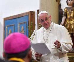 El Papa, «impresionado» por el trabajo de los obispos chilenos porque «edifica» a la Iglesia