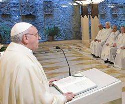  Vivir de novedades es mundano, dice el Papa; la novedad de Cristo no es como las del mundo