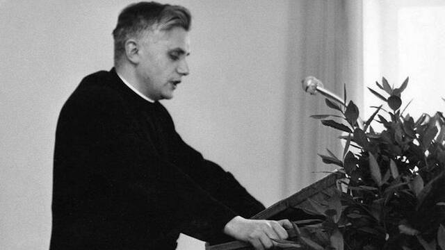Joseph Ratzinger, antes de ser obispo.