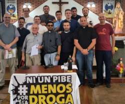 Narcos tirotean una parroquia en Rosario: los curas villeros no se asustan y perseverarán