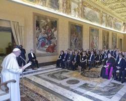 «Milagro, cuidado y confianza»: tres palabras con las que el Papa reflexiona sobre la Medicina
