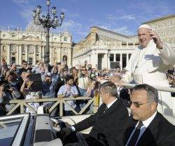 El Papa ha mencionado el aborto para hablar del quinto mandamiento, que dice No Matarás
