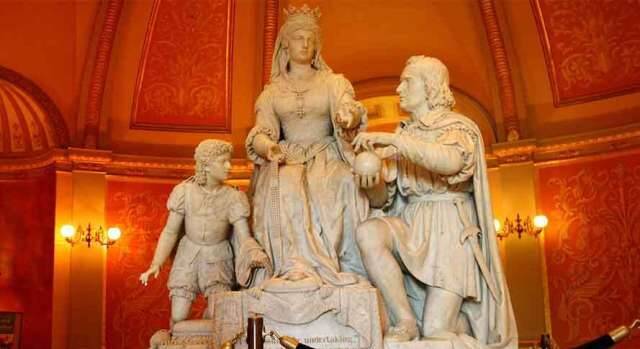 Una lesbiana abortista y un hispano quitan la estatua de Isabel la Católica, defensora de los indios