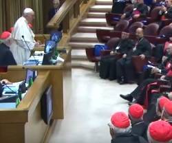 Al cerrar el Sínodo, el Papa pide defender a la Madre Iglesia del demonio, acusador que merodea