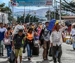 Miles de venezolanos están abandonando el país por la crítica situación que vive el país