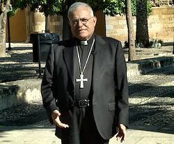El obispo de Córdoba liga el vuelco en Andalucía con los ataques a la sensibilidad de los cristianos