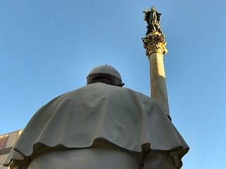 Plaza de España: el Papa, ante la Purísima