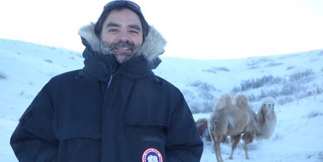 El padre Francisco Javier vive como misionero en Mongolia, con temperaturas de -30 grados. 