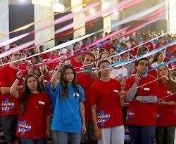 1.500 católicos universitarios evangelizan Chile estos días y muestran que la Iglesia sigue viva